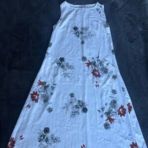 MISSLOOK White floral maxi dress with diagonal pockets Detail